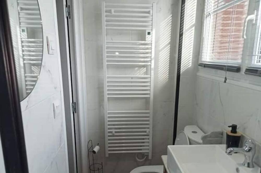 Photo of Bathroom in Saint-Leonard-des-Bois