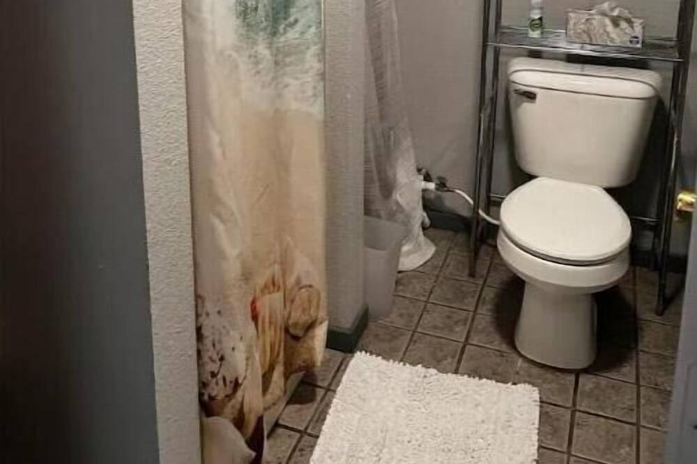 Photo of Bathroom in Ocean Park