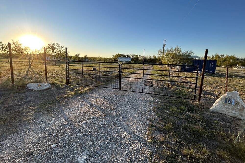 Photo of Others in Lockhart