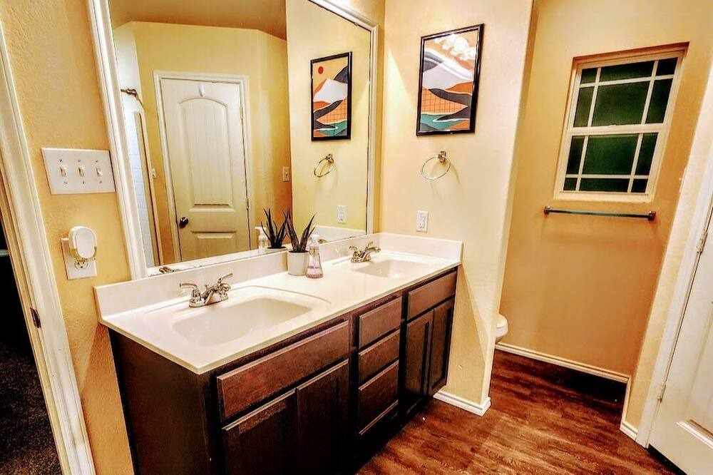 Photo of Bathroom in Belton
