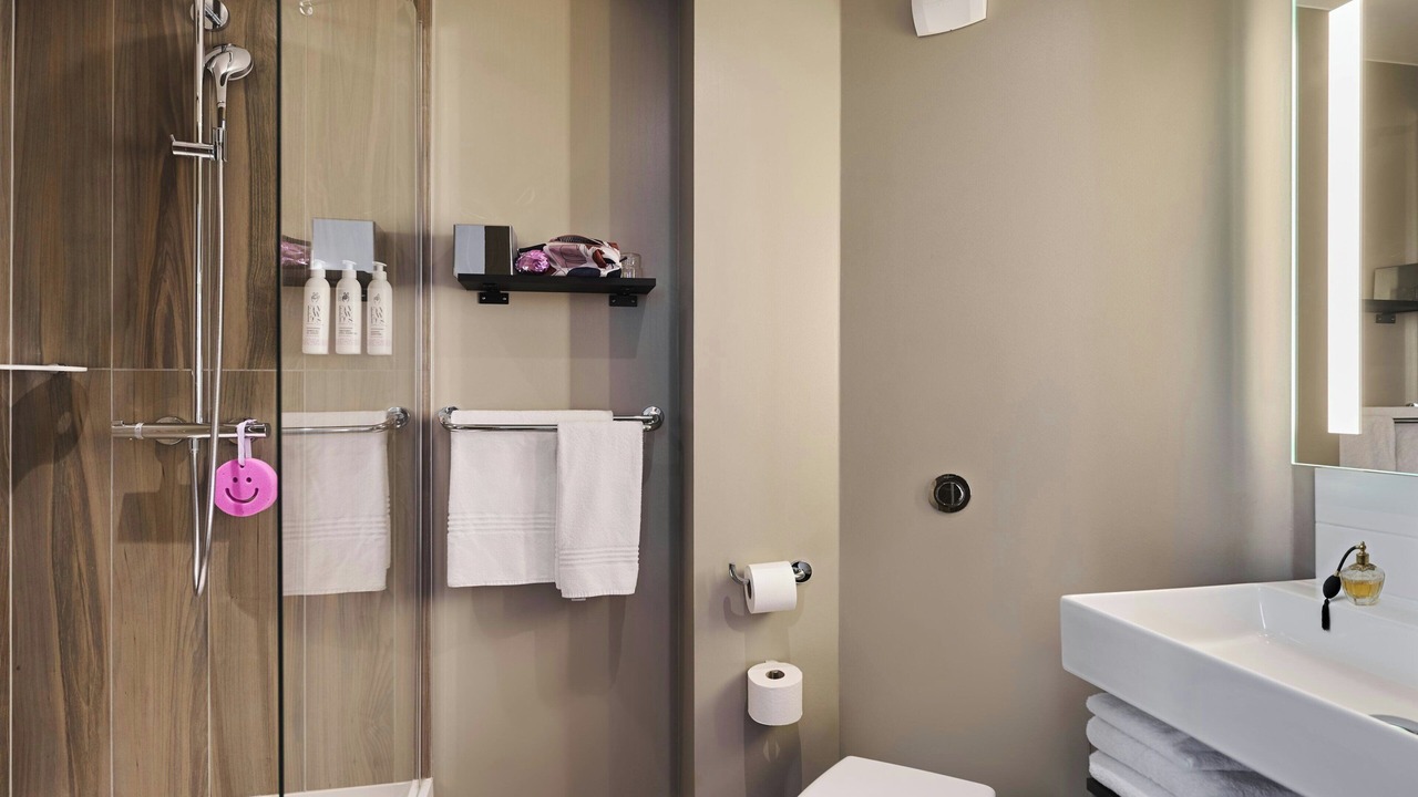 Photo of Bathroom in Clamart