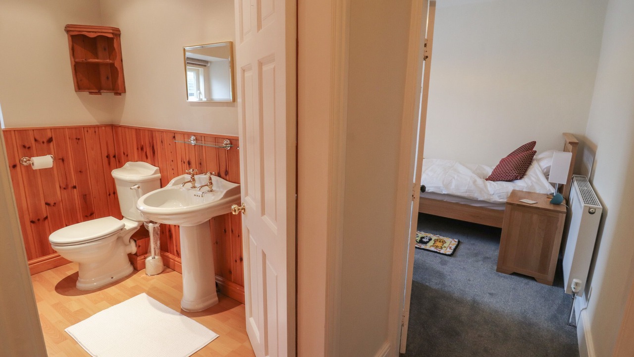 Photo of Others in Gayle