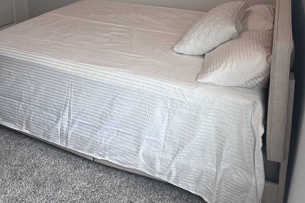 Photo of Bedroom in Iowa Colony