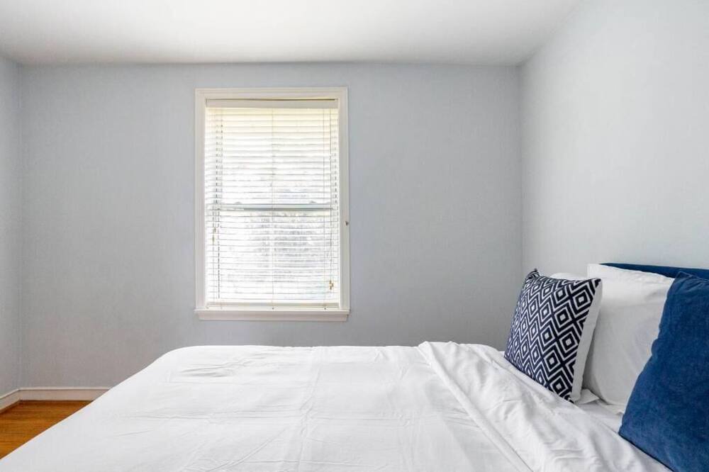 Photo of Bedroom in Newtonbrook