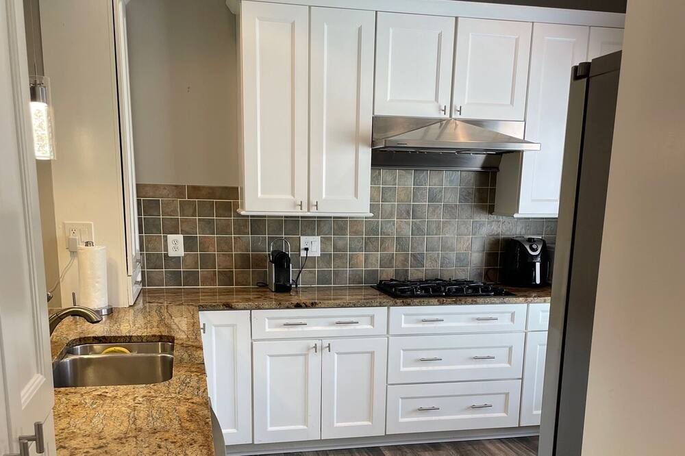 Photo of Kitchen in Baileys Crossroads