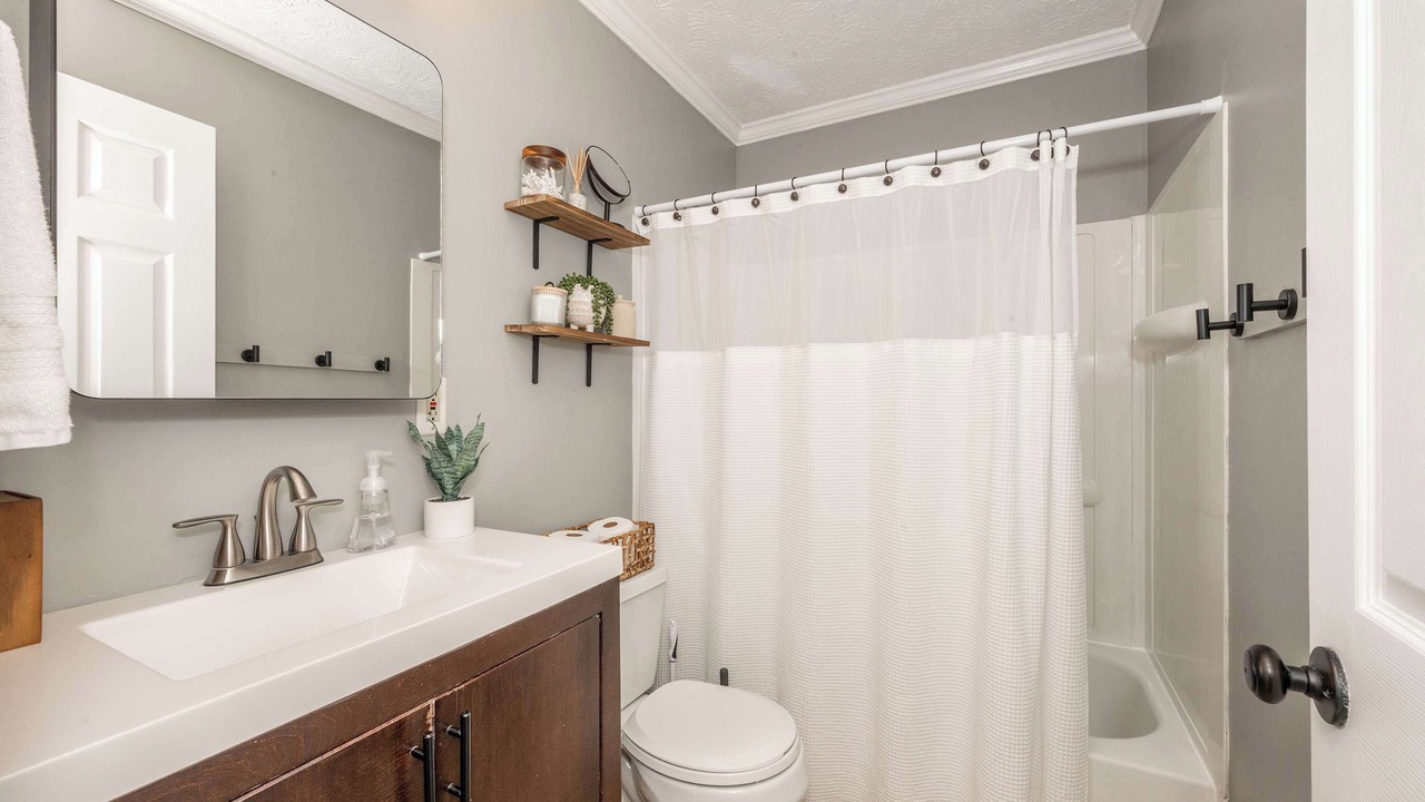 Photo of Bathroom in Elsmere