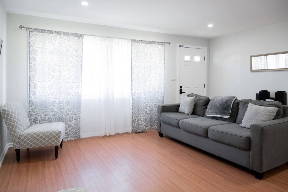 Photo of Livingroom in Milford Mill