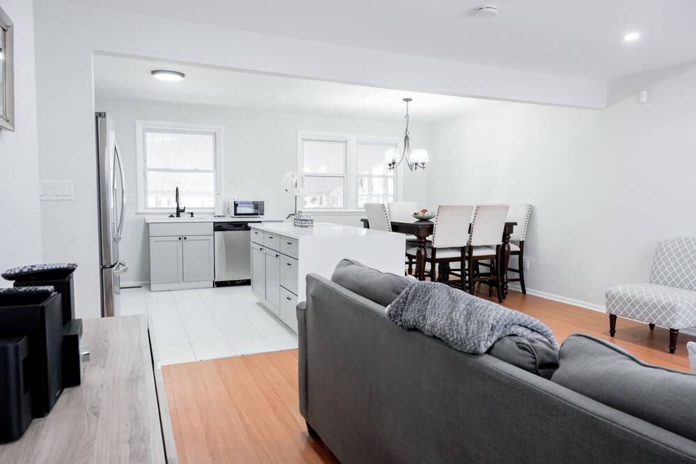 Photo of Livingroom in Milford Mill