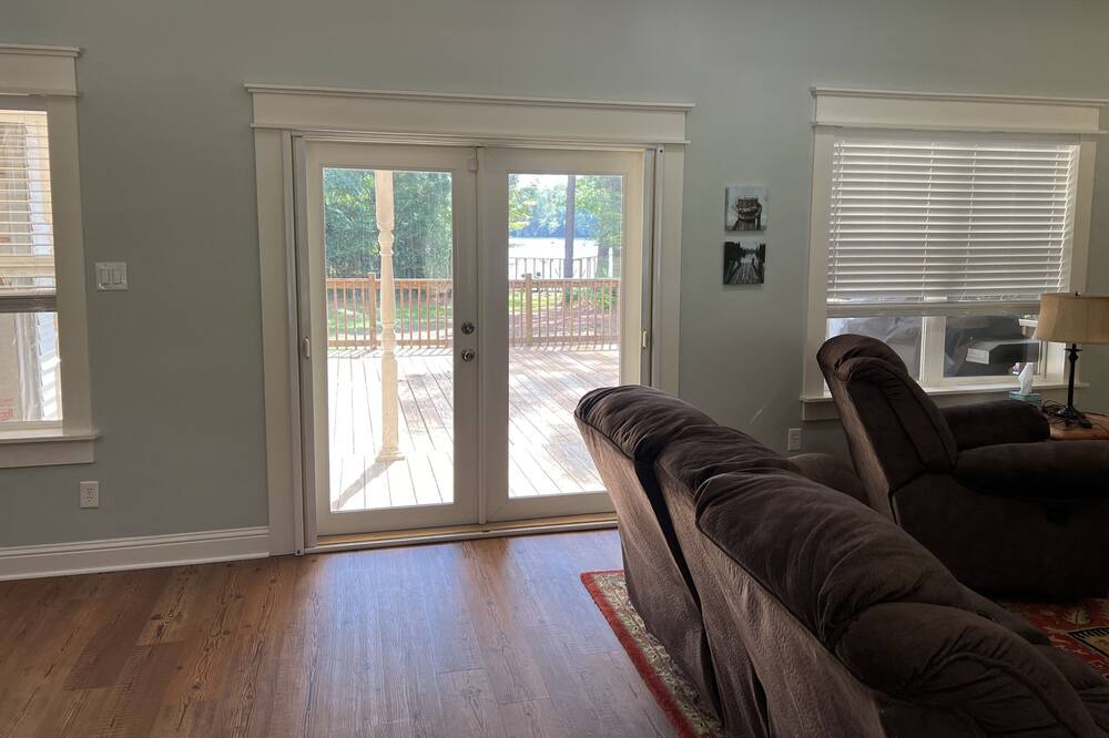 Photo of Livingroom in Jacksonville