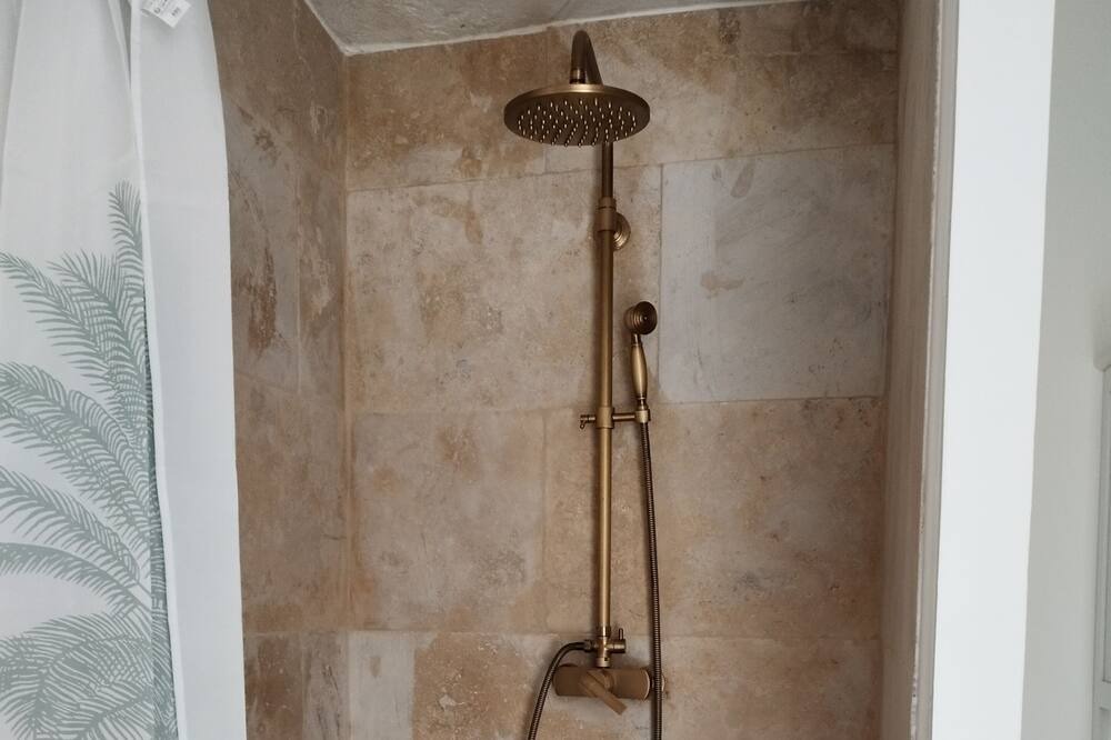 Photo of Bathroom in Le Grand-Pressigny