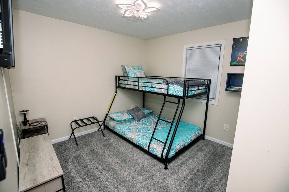 Photo of Bedroom in Garfield Heights