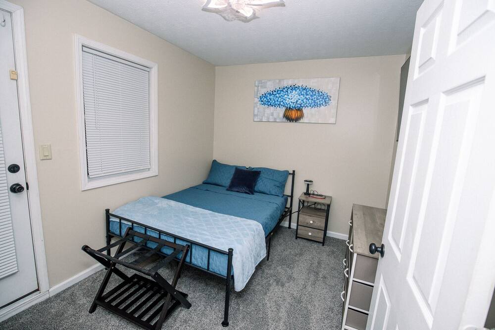 Photo of Bedroom in Garfield Heights