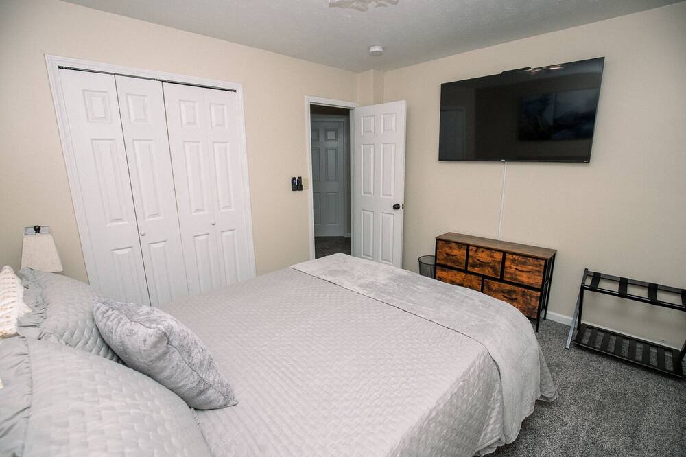 Photo of Bedroom in Garfield Heights