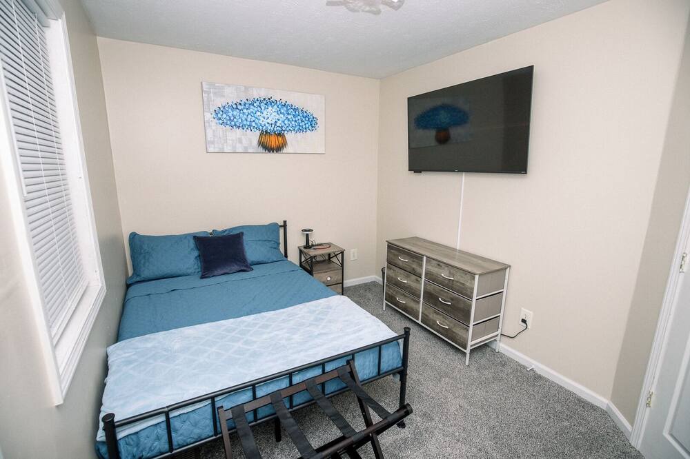 Photo of Bedroom in Garfield Heights