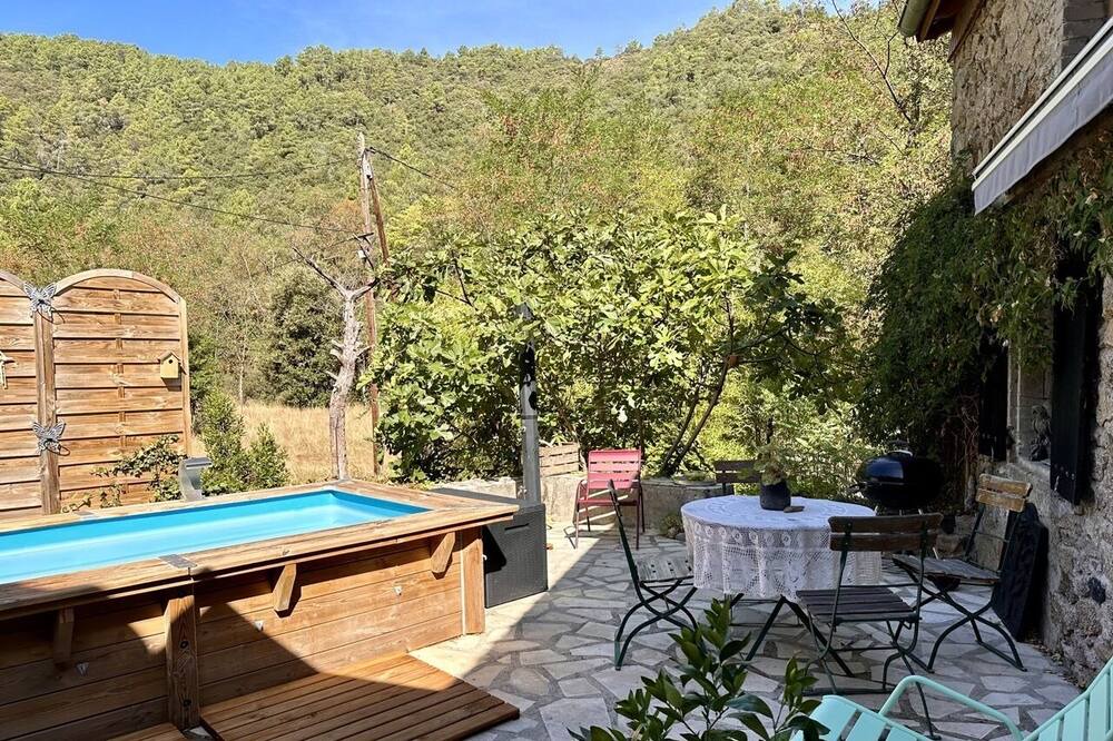 Photo of Outdoor in Saint-Fortunat-sur-Eyrieux