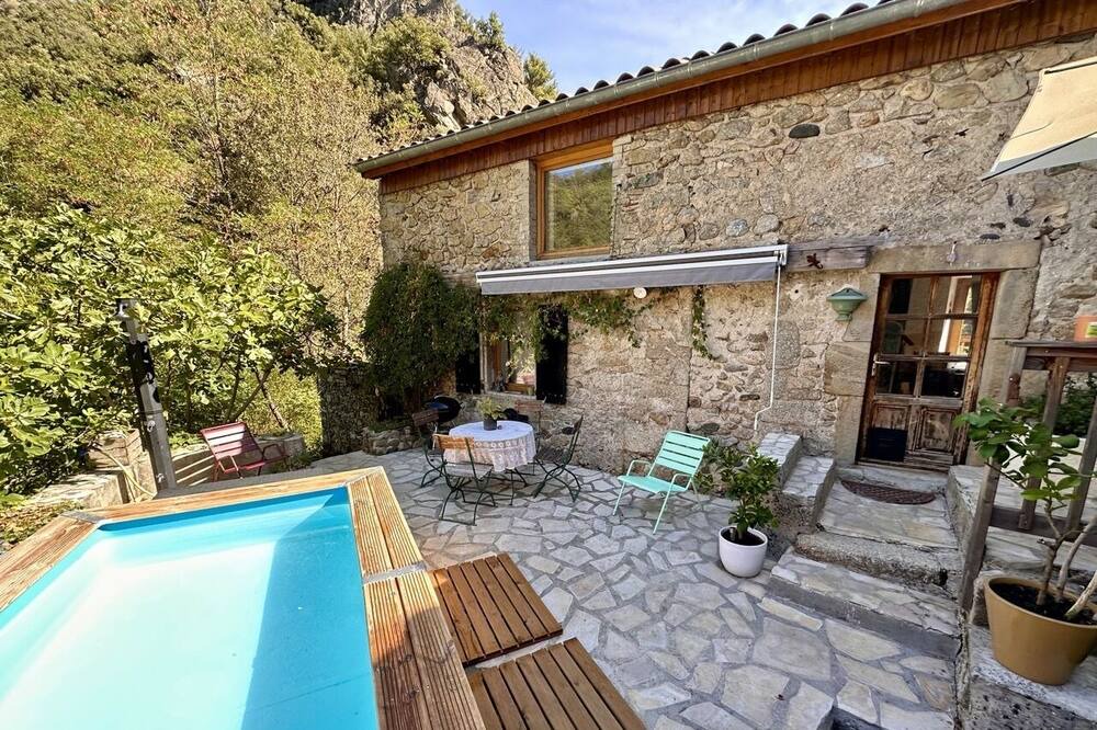 Photo of Outdoor in Saint-Fortunat-sur-Eyrieux