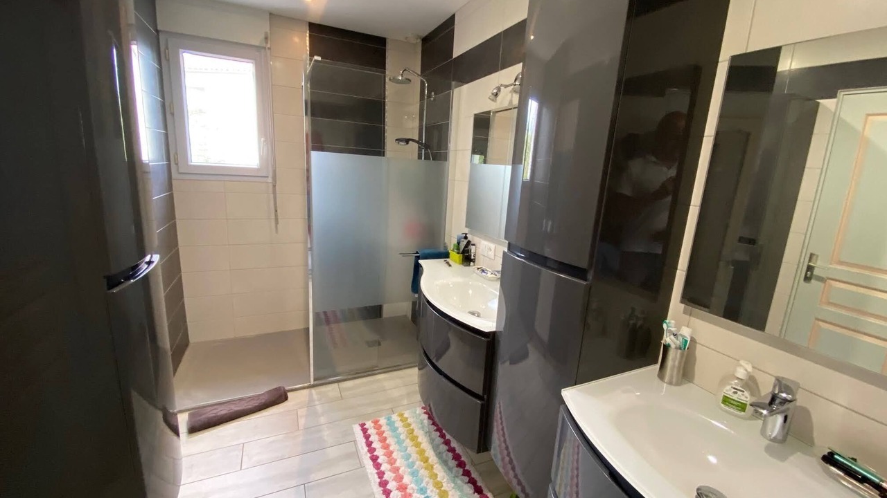 Photo of Others in Le Mesnil-en-Vallee