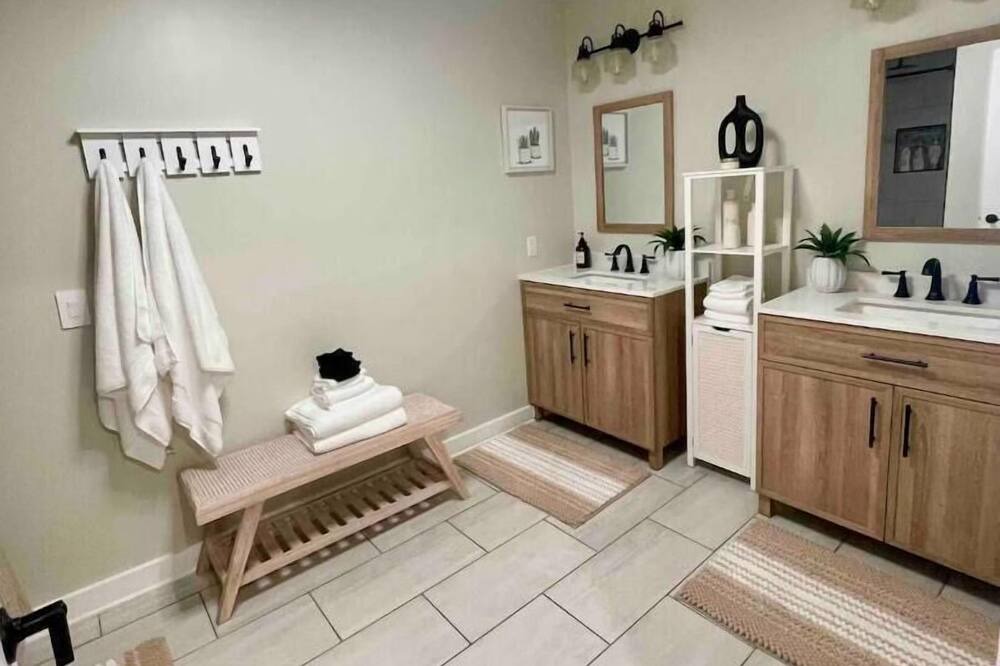 Photo of Bathroom in Thompson's Station