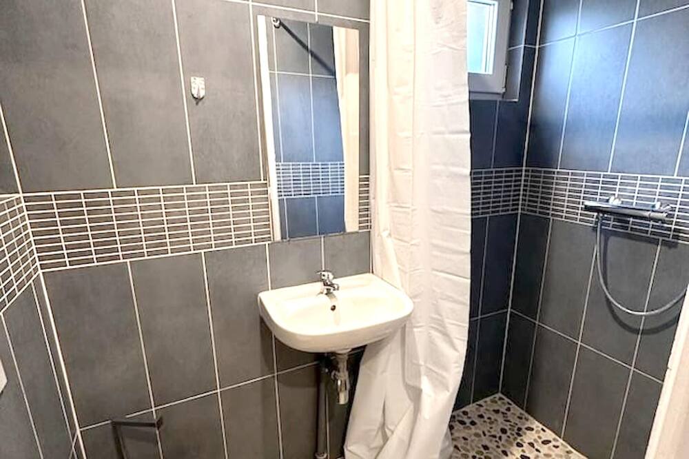 Photo of Bathroom in Houilles
