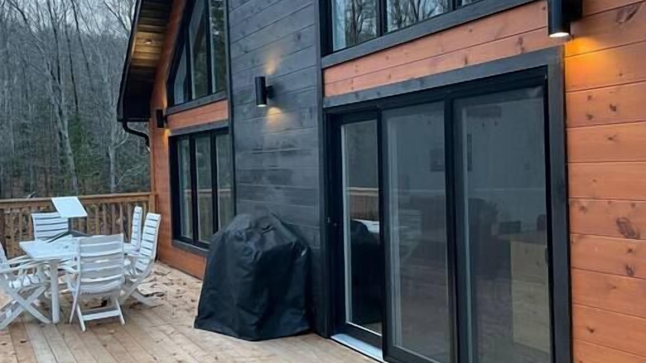 Photo of Patio Balcony in Saint-Alexis-des-Monts