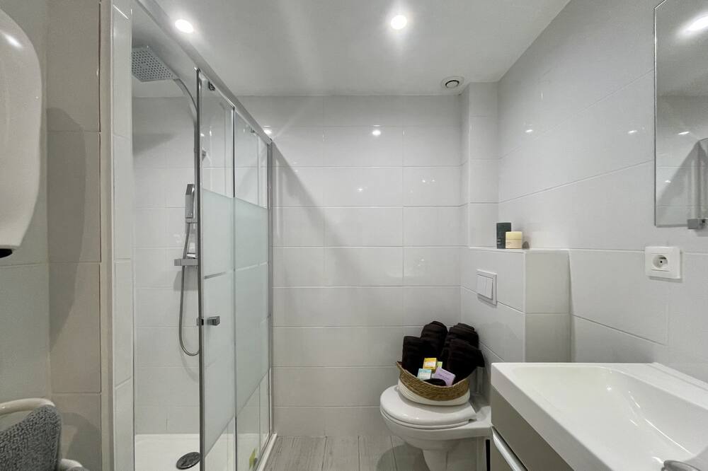 Photo of Bathroom in Arromanches-les-Bains