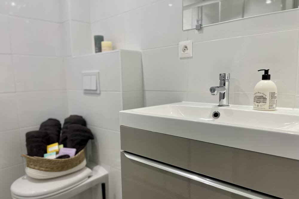 Photo of Bathroom in Arromanches-les-Bains