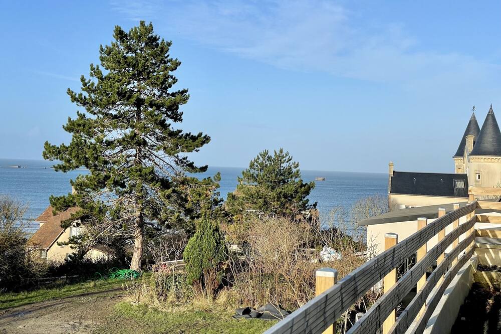 Photo of Outdoor in Arromanches-les-Bains