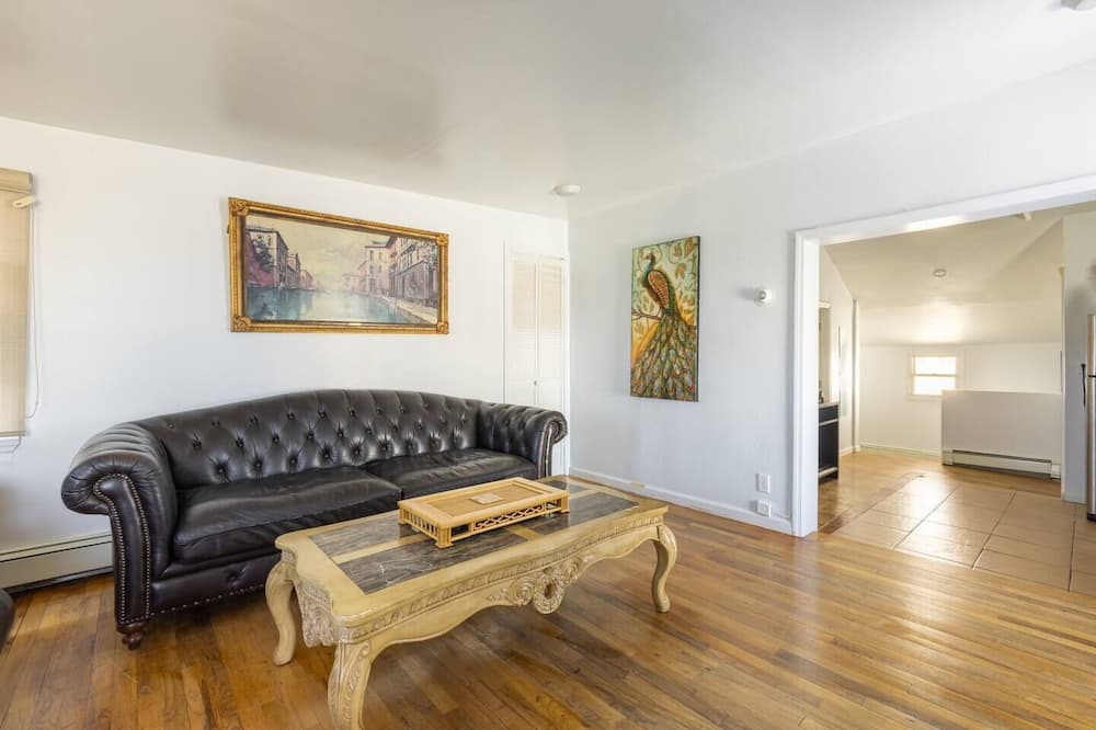 Photo of Livingroom in East Bronx