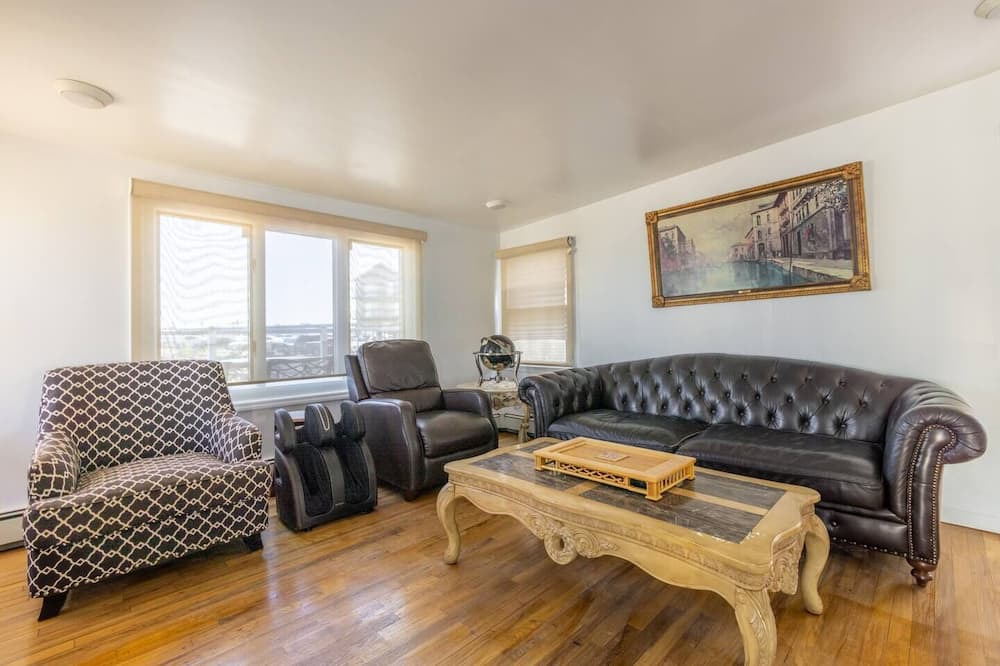 Photo of Livingroom in East Bronx