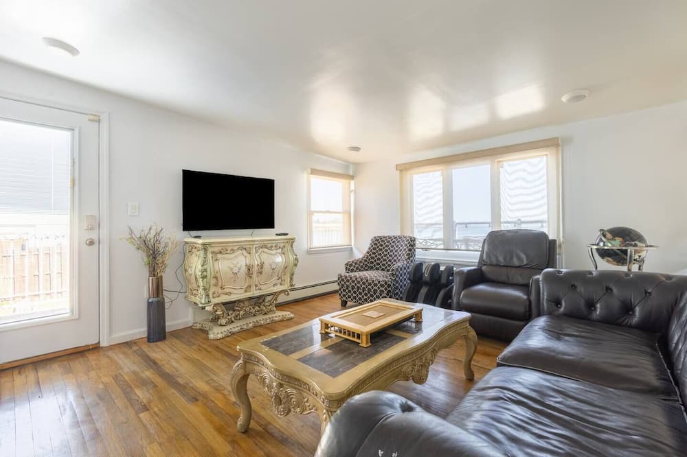 Photo of Livingroom in East Bronx