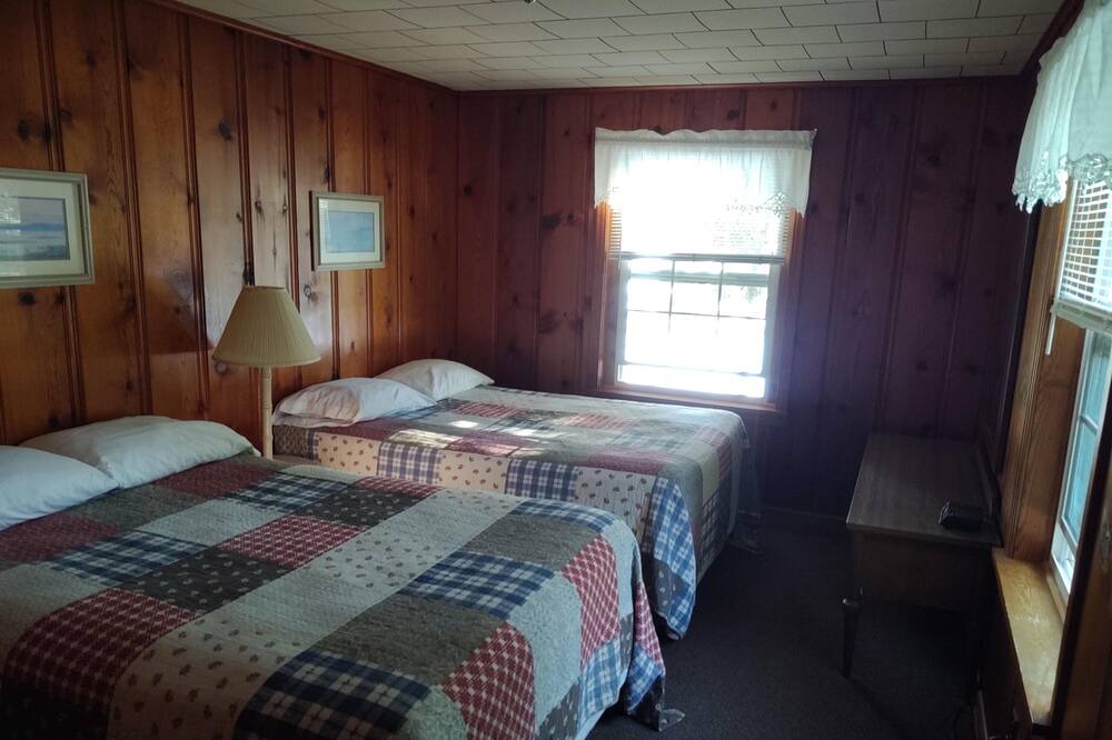 Photo of Bedroom in Benton