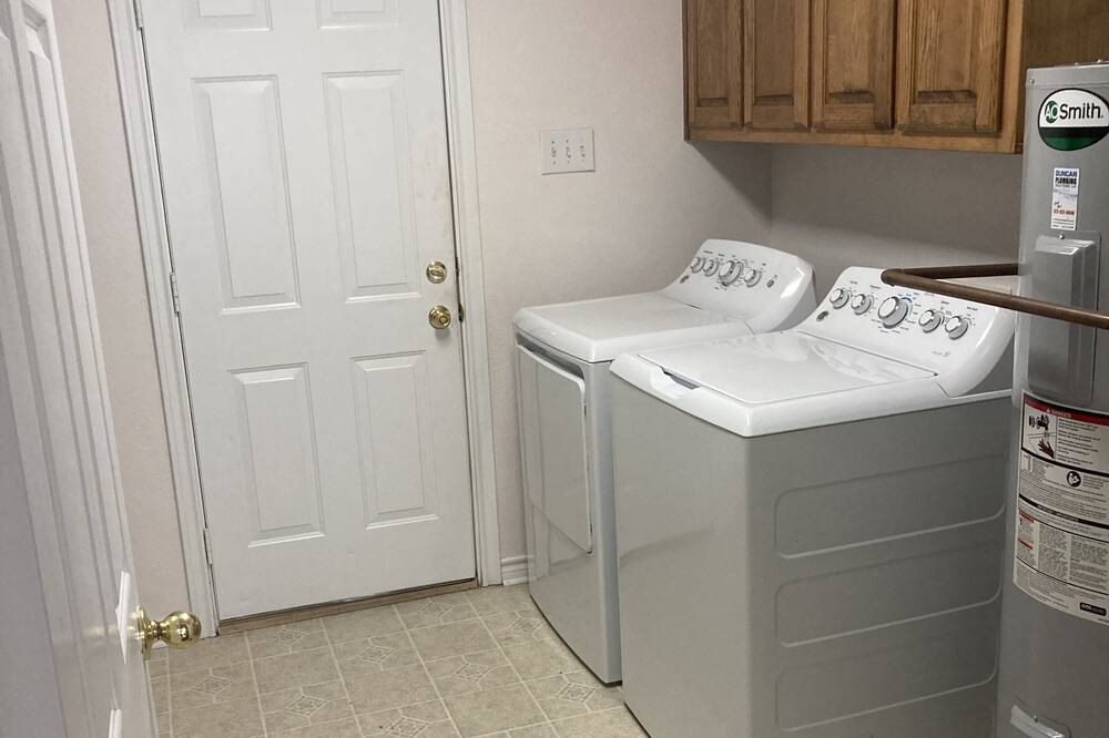 Photo of Bedroom in Ellis County