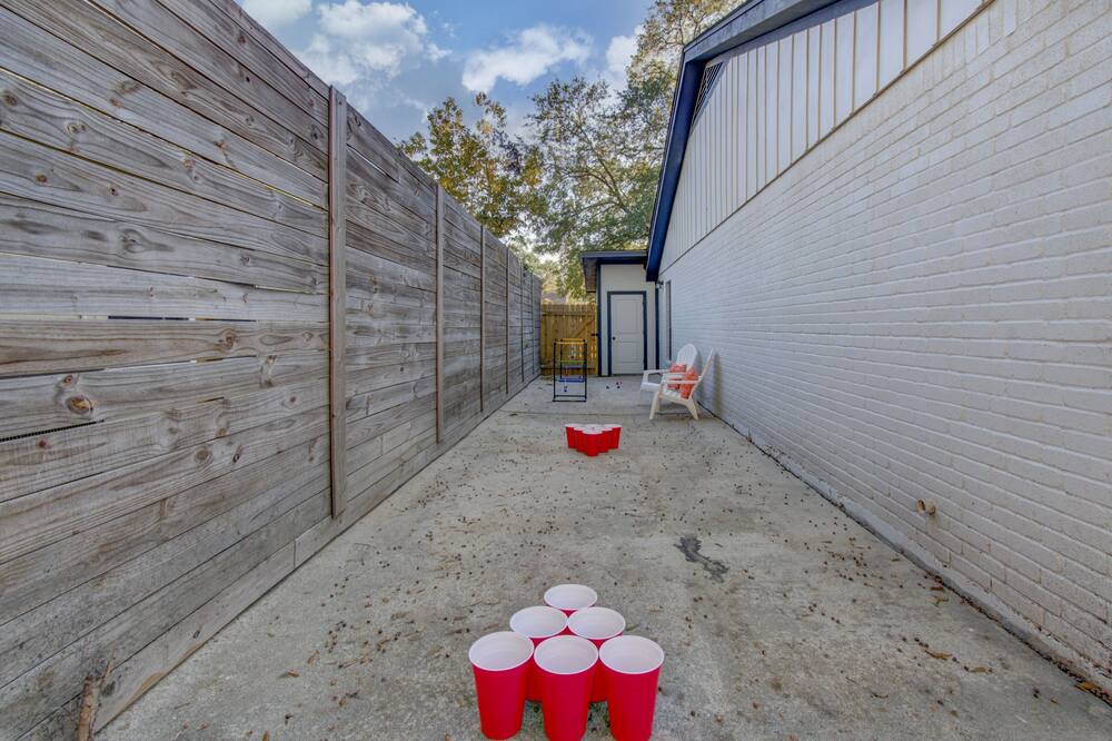 Photo of Outdoor in Spring Branch West