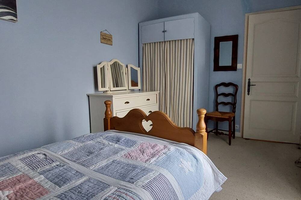 Photo of Bedroom in Saint-Valerien