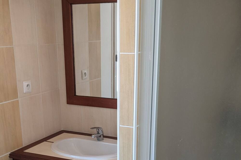 Photo of Bathroom in L'Aiguillon-sur-Vie