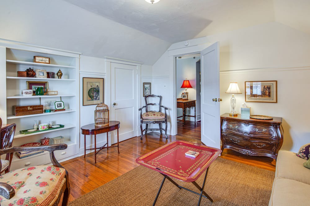 Photo of Livingroom in Olean