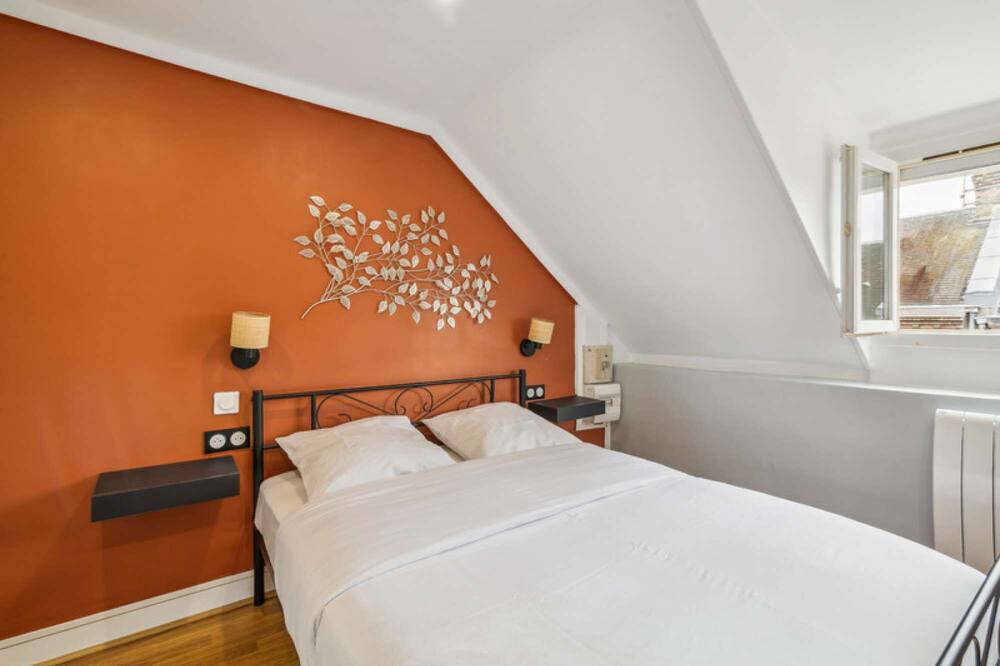 Photo of Bedroom in Sainte-Anne - Faubourg Noyon