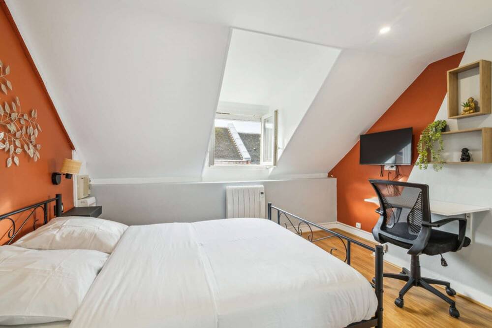 Photo of Bedroom in Sainte-Anne - Faubourg Noyon