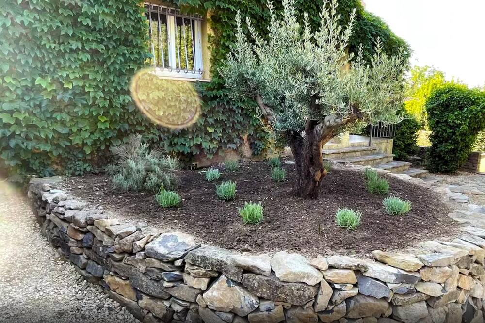 Photo of Outdoor in Generargues