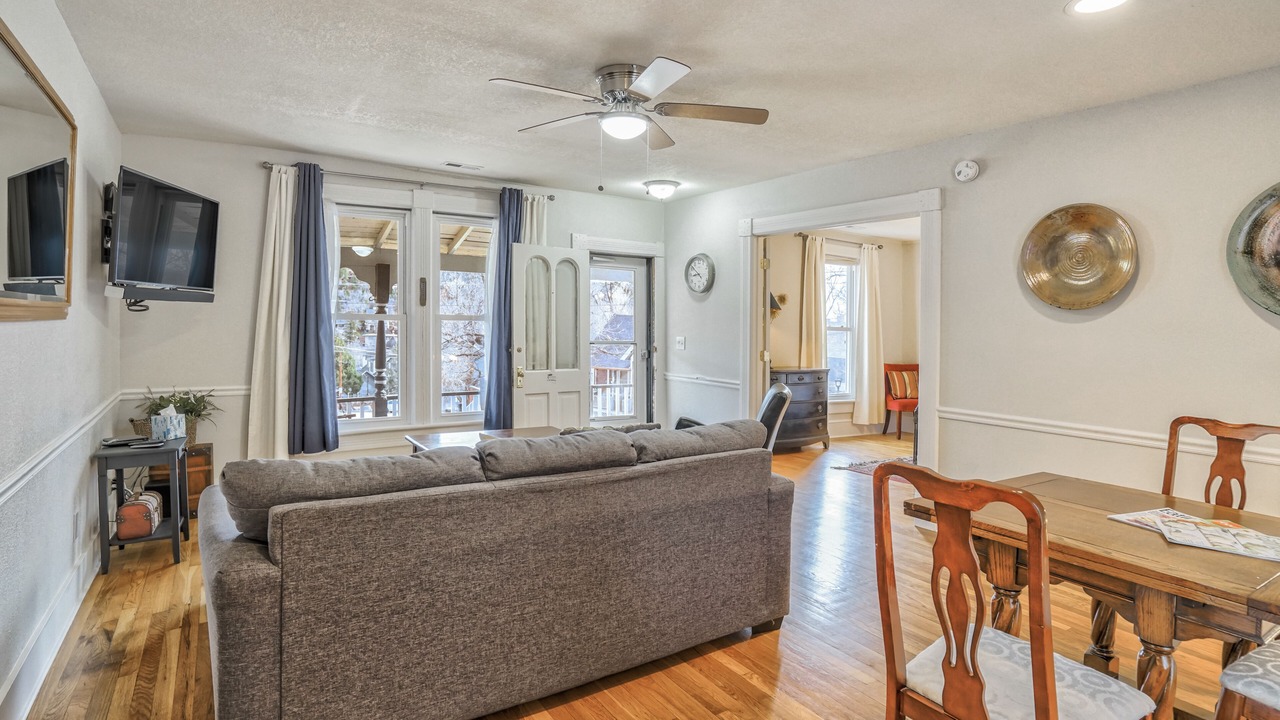 Photo of Livingroom in Manitou Springs