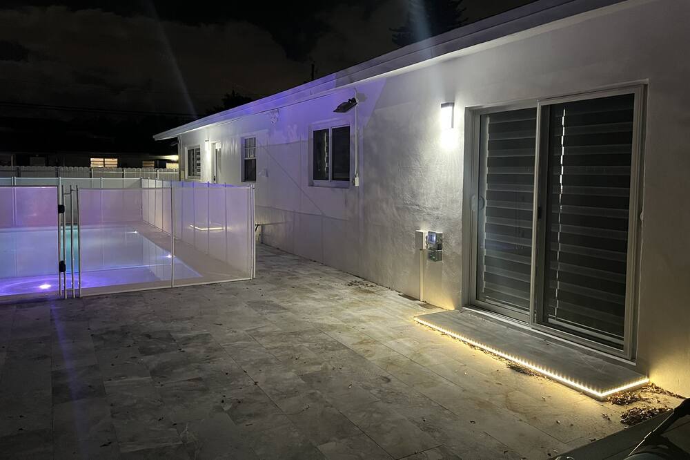 Photo of Outdoor in Biscayne Park