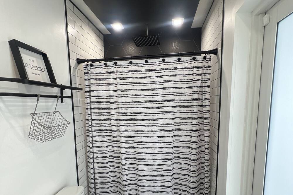 Photo of Bathroom in Biscayne Park