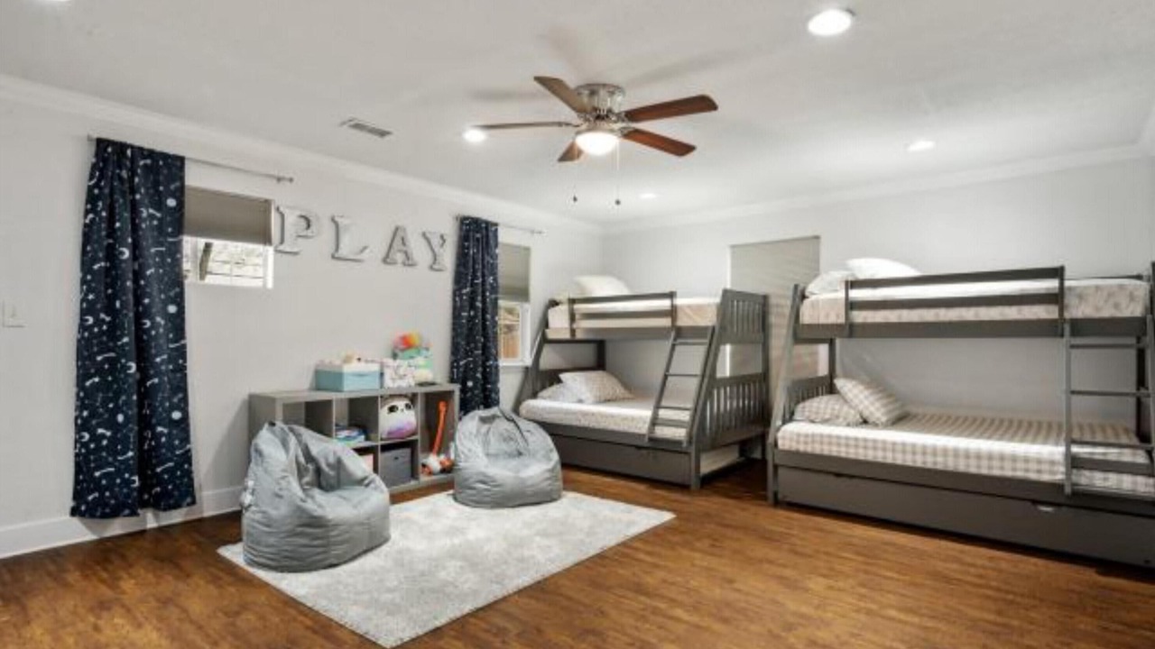 Photo of Livingroom in Highland Park