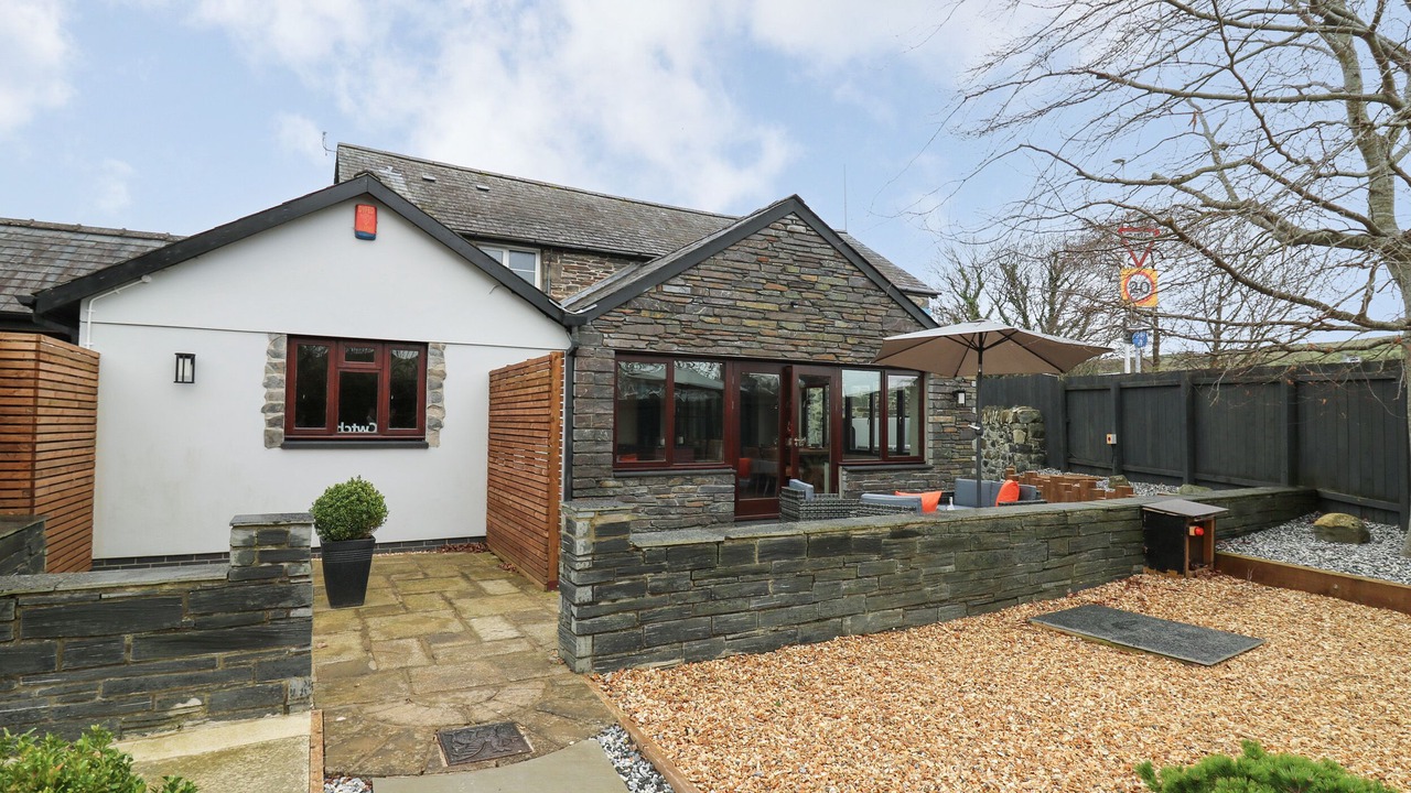 Photo of Outdoor in Bow Street