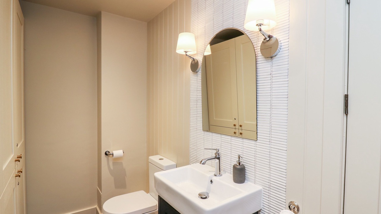 Photo of Others in Bow Street