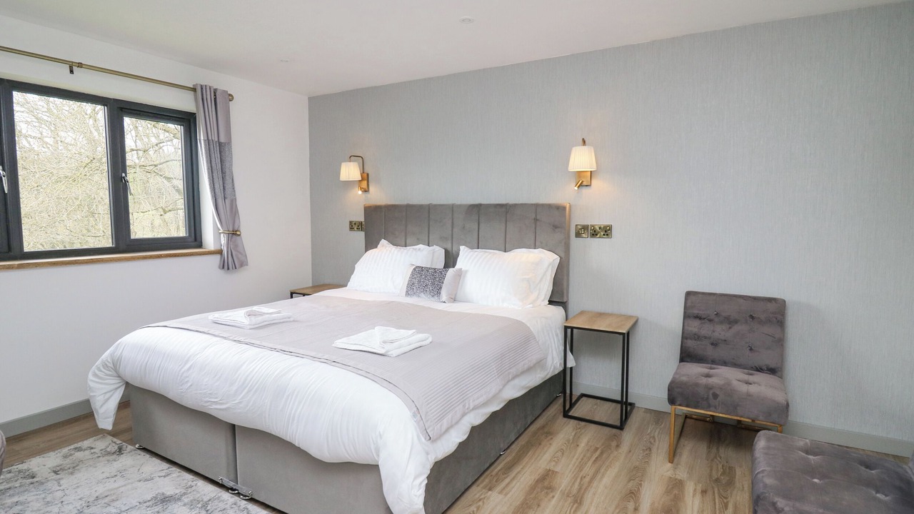 Photo of Others in Kingswood