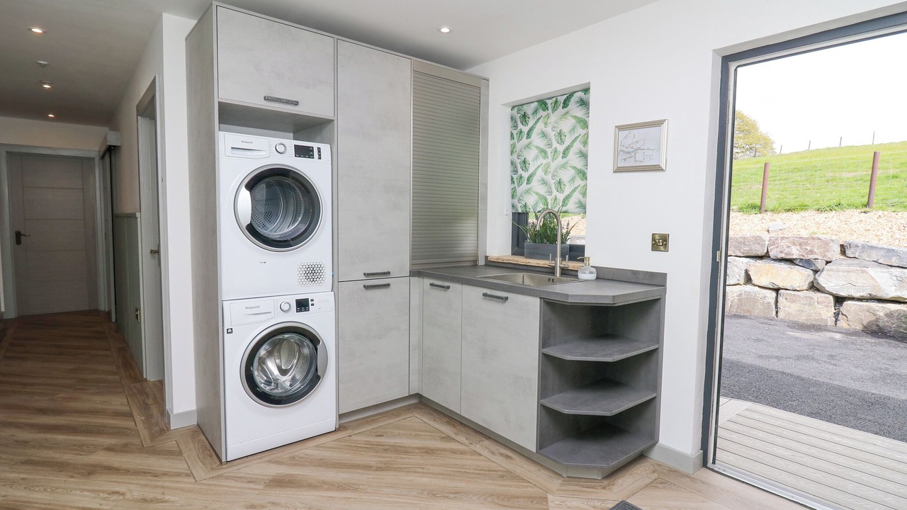 Photo of Others in Kingswood