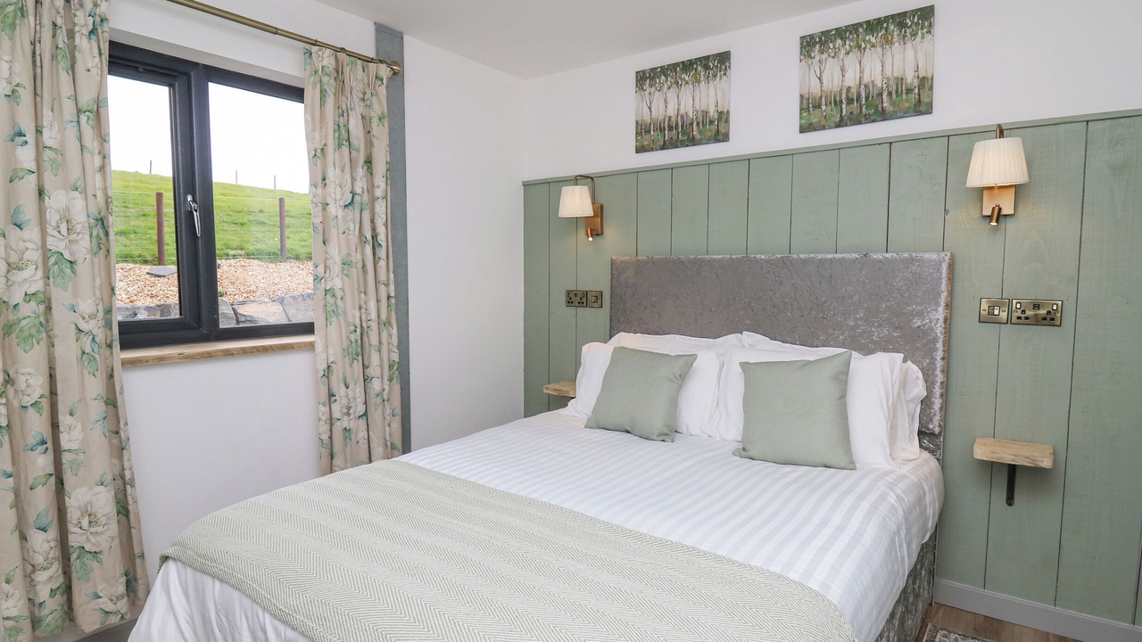 Photo of Others in Kingswood