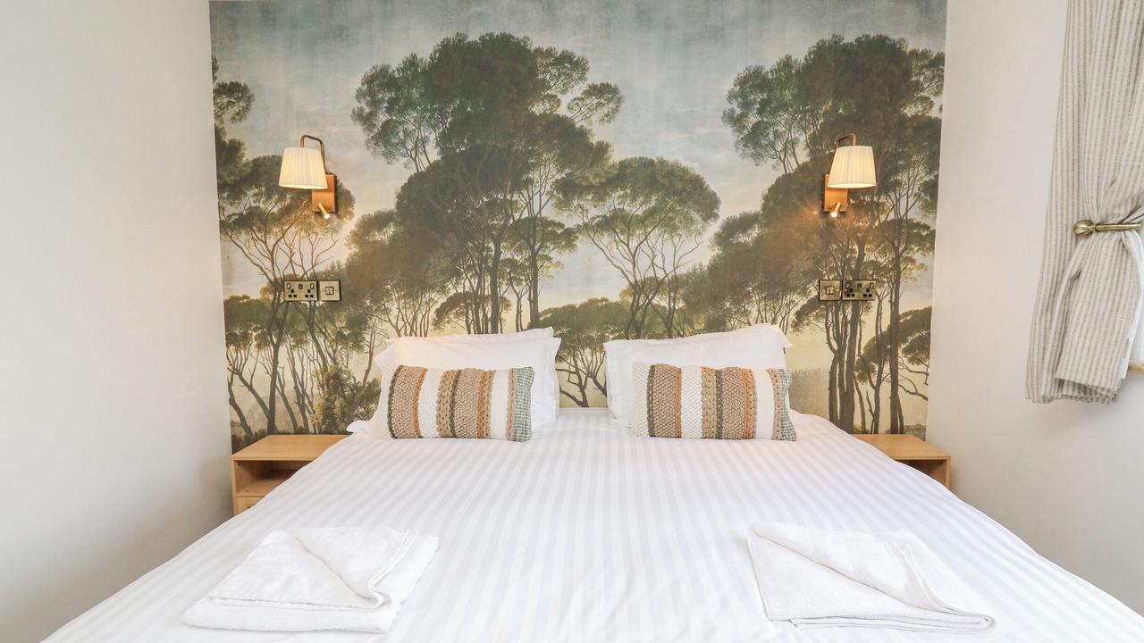 Photo of Others in Kingswood