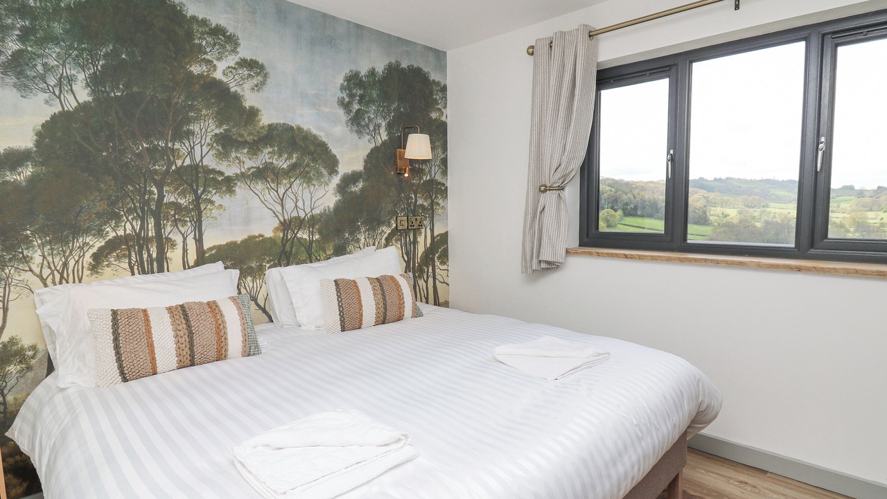 Photo of Others in Kingswood